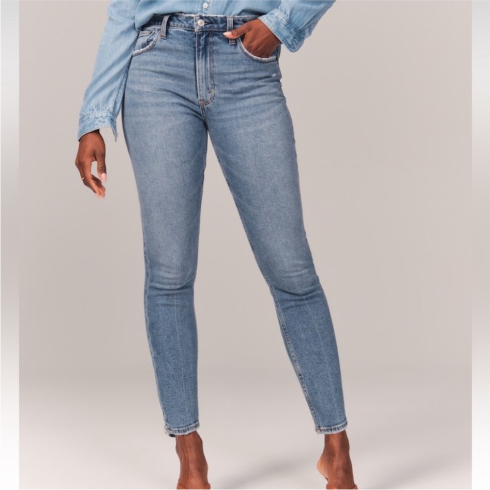Abercrombie & Fitch Curve Love Skinny Jean Medium Wash